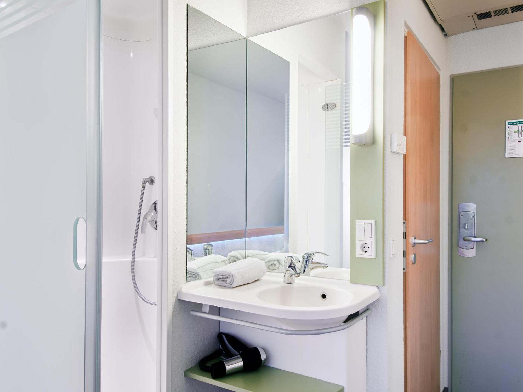 B&B Hotel Wiesbaden-Ost Экстерьер фото