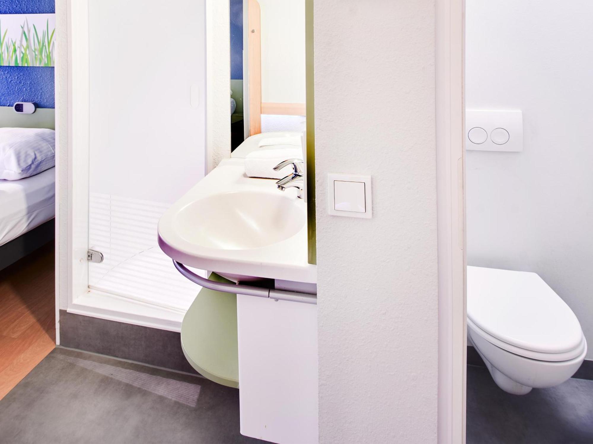 B&B Hotel Wiesbaden-Ost Экстерьер фото